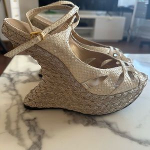 Stuart weitzman platform wedge gold woven sandals